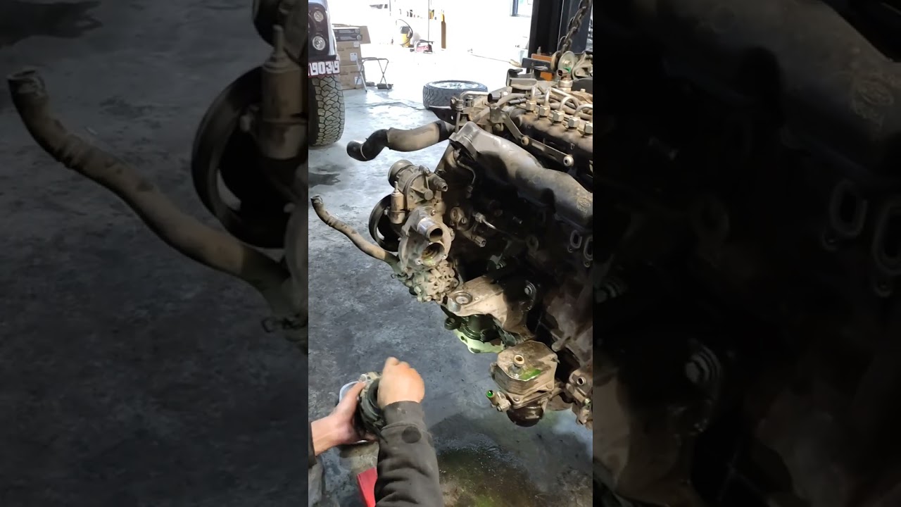 Land Rover defender 2011model  2.4L puma  engine  disassemble  part 1