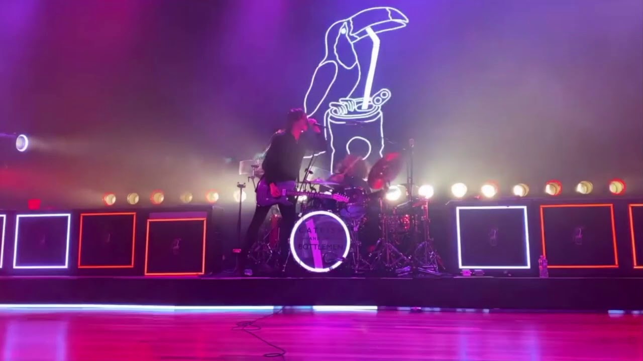 van mccann not knowing how to use a mic for almost 8 minutes