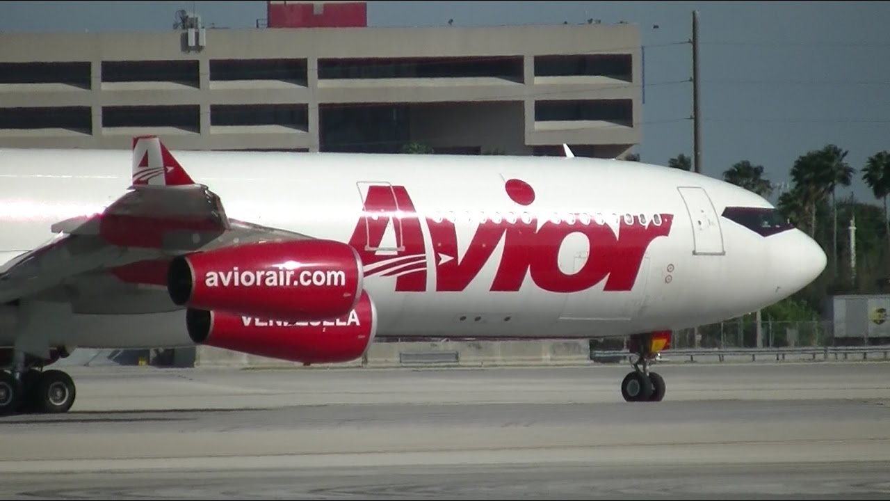 1 Hour of Plane Spotting @ (MIA) Miami International Airport: Day 2