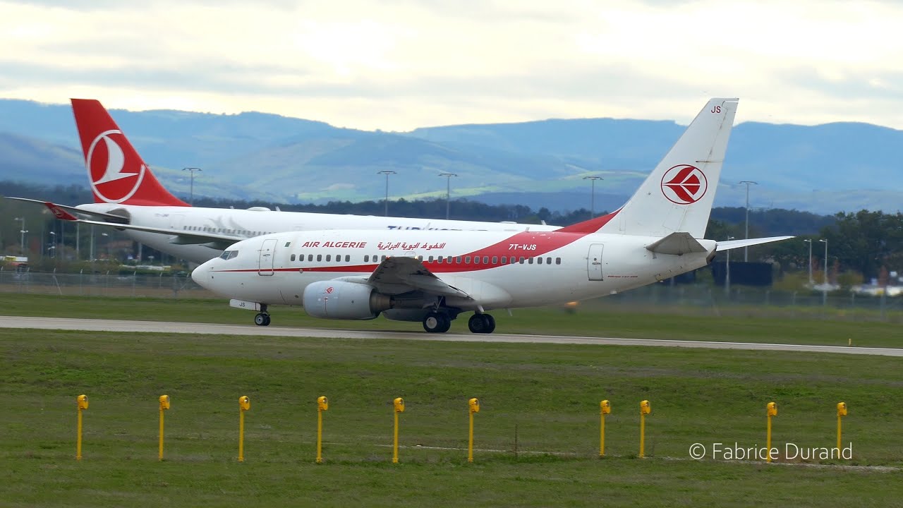 Air Algérie 737-600 line up and take off 17R at Lyon St Exupéry [LYS/LFLL]