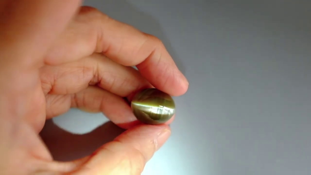 Singapore Island Jewellery Store: 27.21ct Alexandrite Cat's Eye