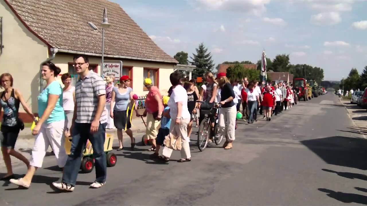 Druxberge-Umzug-2010.MP4