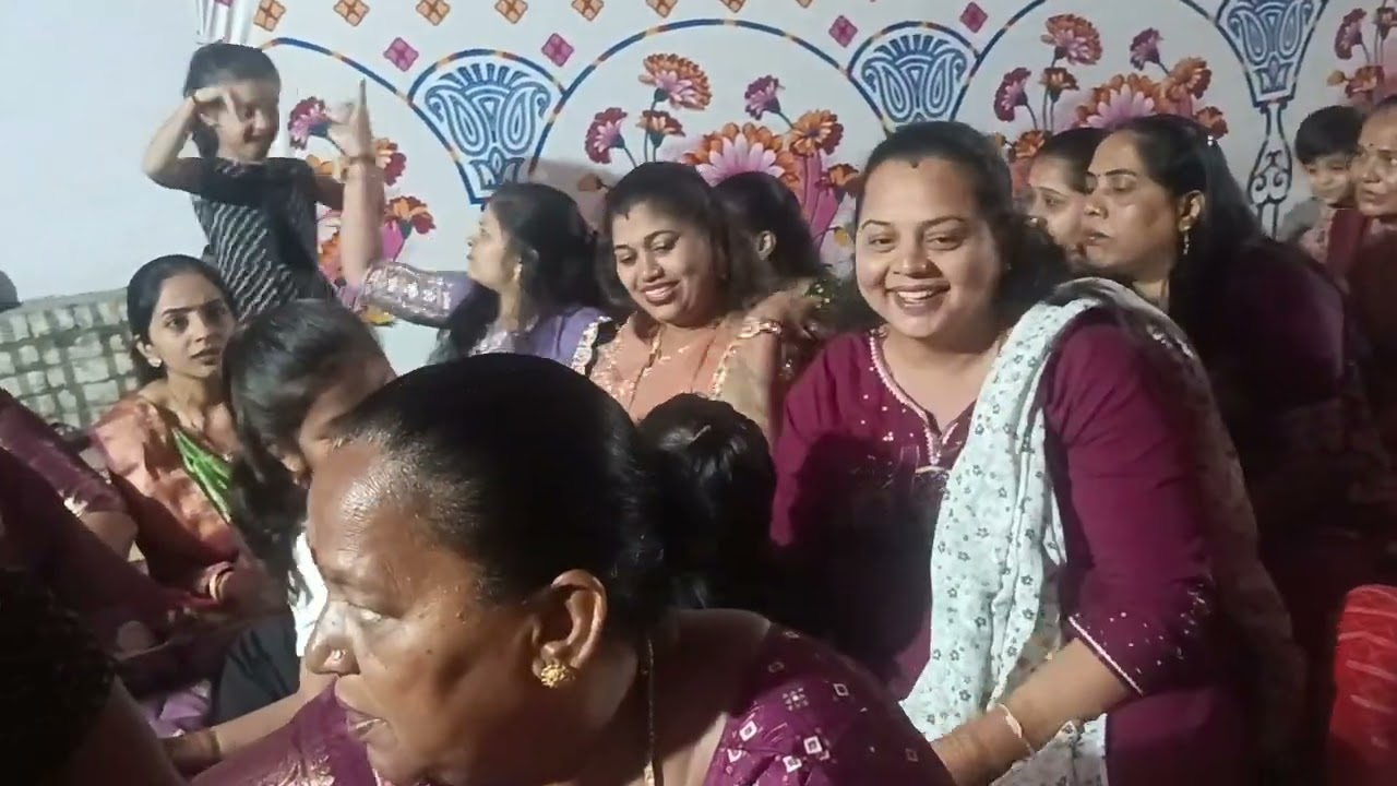 મંડપ રોપ્યા છે ગોકુળ ગામ કાનો વગાડે રૂડી વાંસળી ભગવતી સત્સંગ મંડળ