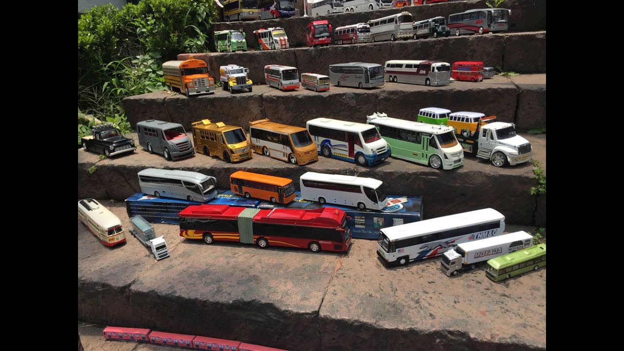 Moyada Mini Customs 4 Aniversario  juegos juguetes y coleccionables