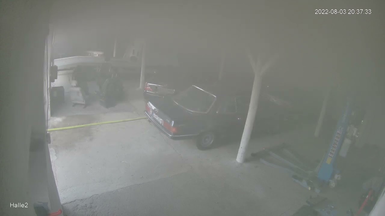 Halle brennt lichterloh! Sind meine Oldtimer verloren?