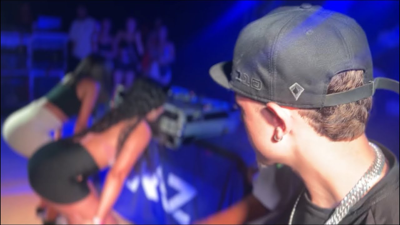 SUBI NO PALCO E CANTEI MINHA MUSICA & COLOQUEI O FÃ PRA VIVER