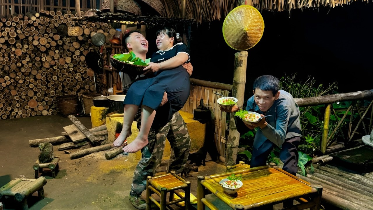 My boyfriend helps me and my dad with gardening - Cooking cozy family meals, rural life