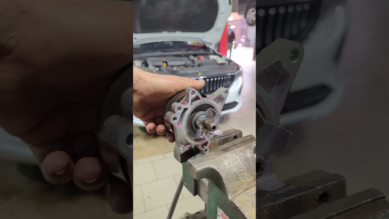 замена помпы geely emgrand #помпа #радиатор #печка #антифриз #назаметку #авто #китайскиеавтомобили