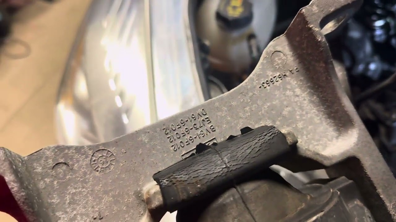 2017 ford escape 2.0 passenger upper engine mount replacement