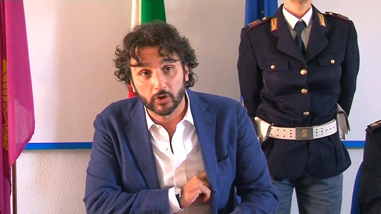 cagliari conferenza stampa su arresto per rapina portavalori 03 11 16