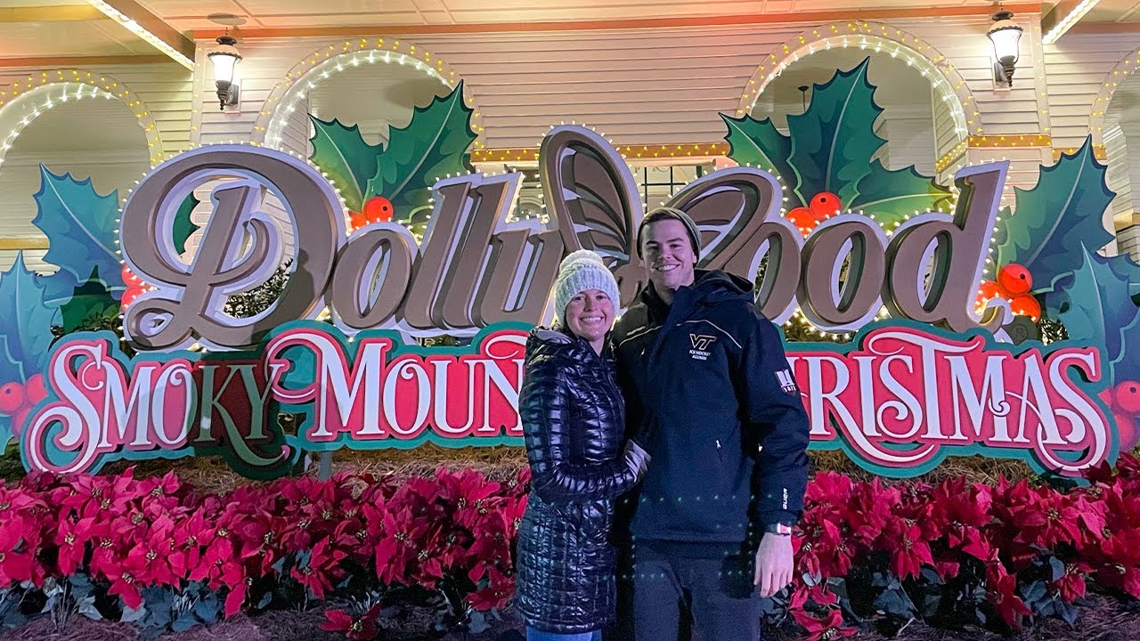Christmas & Coasters at Dollywood! | Full Tour of the Park: Food, Rides, Shops, and Xmas Lights!