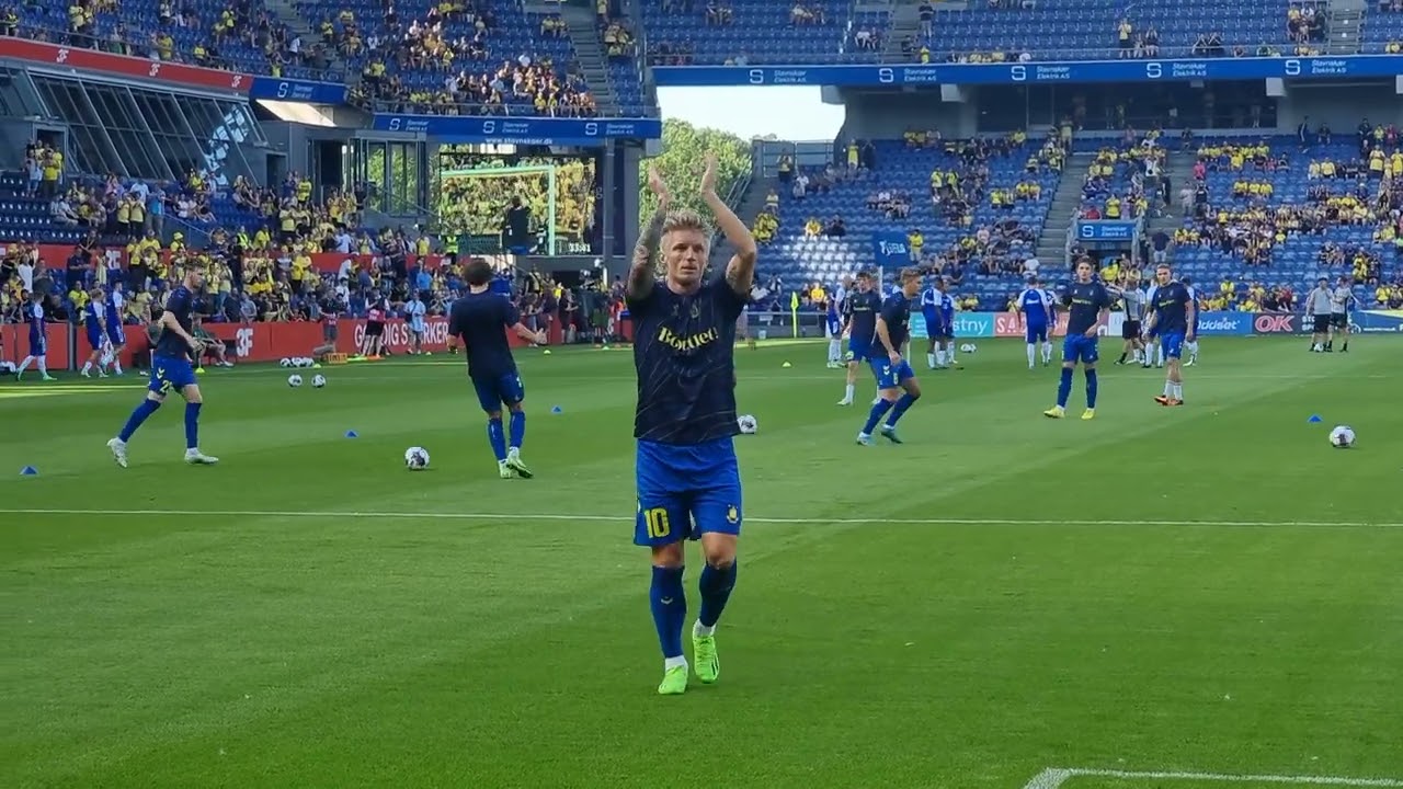 Spillersang: Daniel Wass