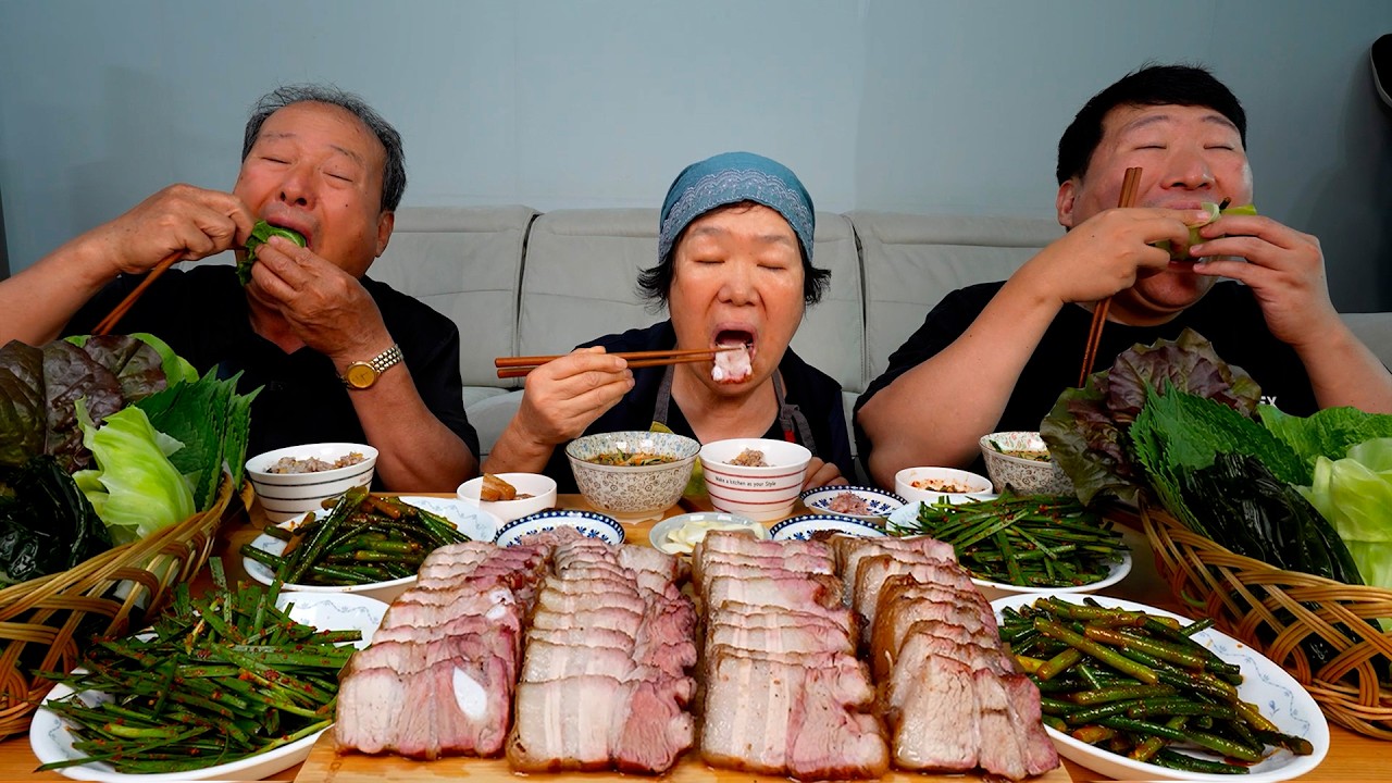 Свиная грудинка, приготовленная на гриле в глиняном горшочке - шоу Mukbang eating show