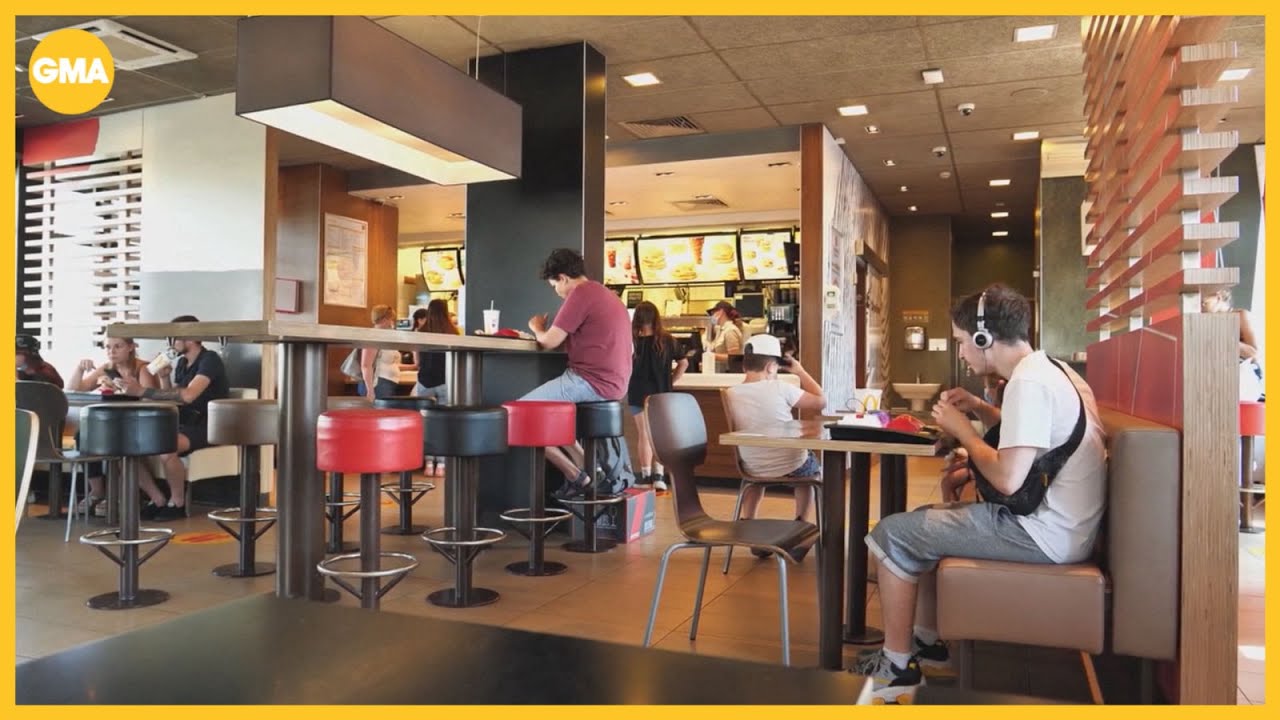 New signs of economy struggle with chain and fast-food restaurants