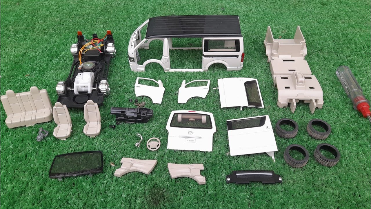 Merakit mobil Diecast Toyota hiace Bus model