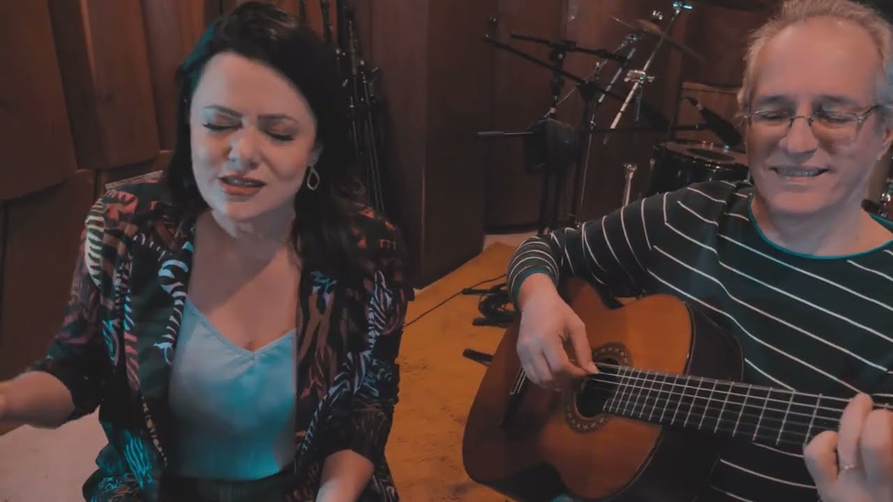 Cantora Selía e Alceu Maia, voz, violão e curtição! "Talismã", de Michael Sullivan e Paulo Massadas.