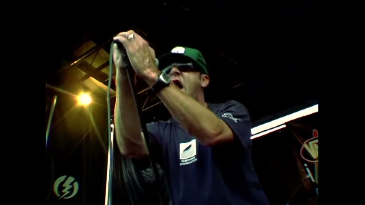 Pennywise - God Save the USA (Live @ Warped Tour 2003)
