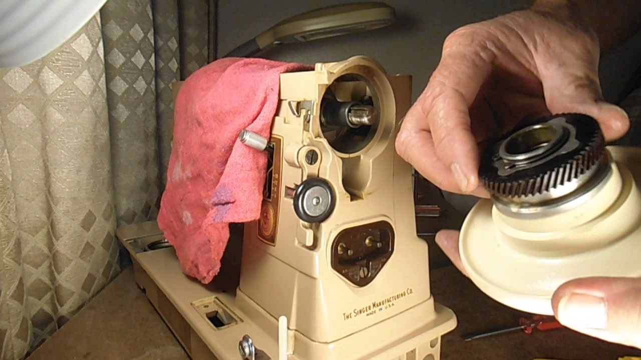 SINGER MODEL 404 RESTORE SERIES Pt. 5 REMOVE HAND WHEEL & COUNTERBALANCE