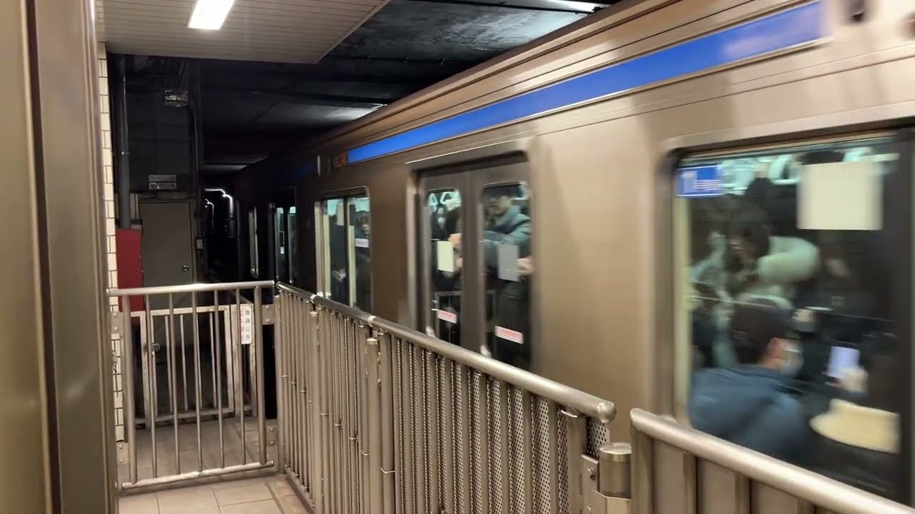 横浜市営地下鉄ブルーライン　3000A形　入線　阪東橋駅(B-15)