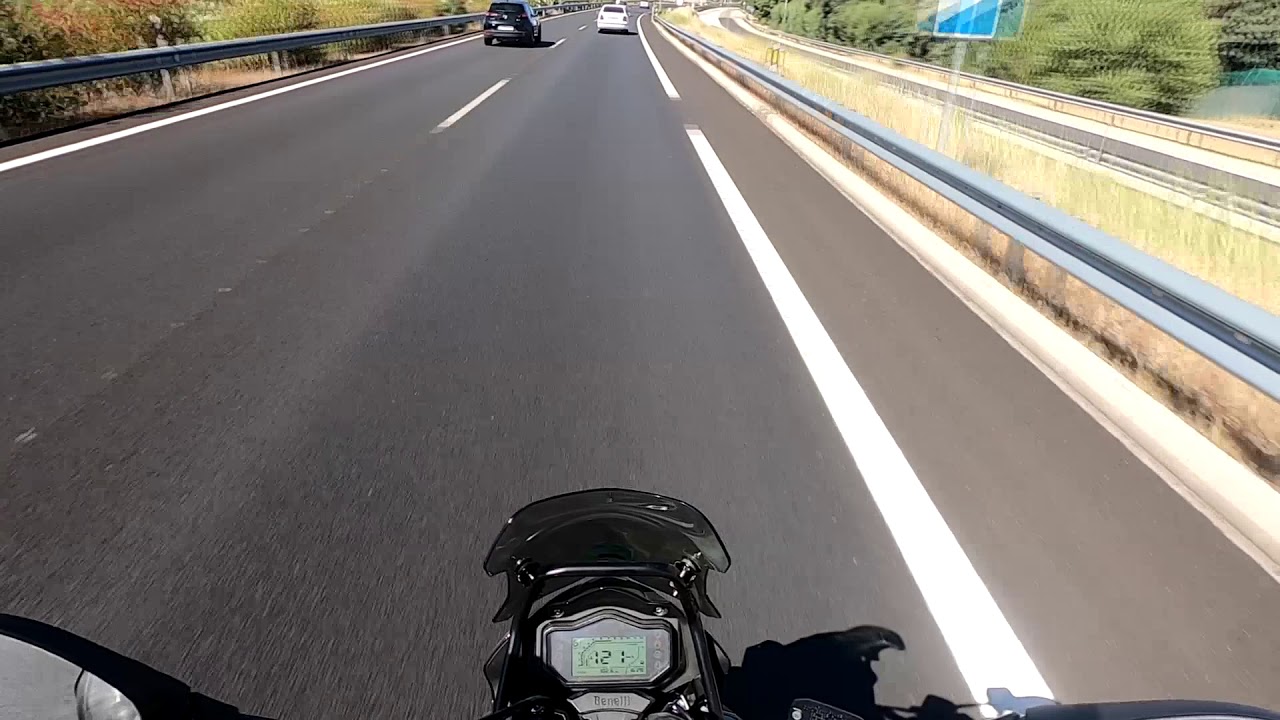 Benelli TRK 251 acceleration + top speed