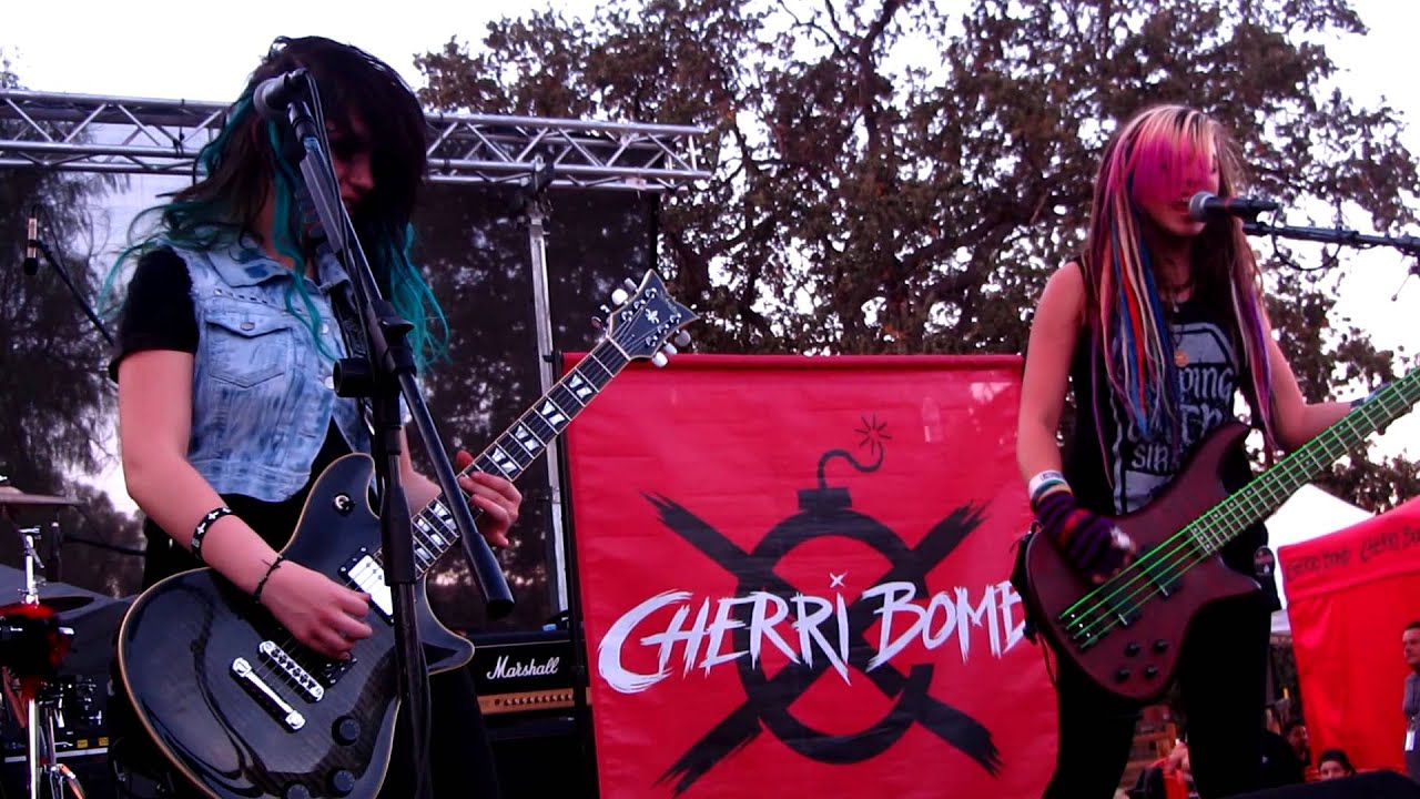 Cherri Bomb: Hold On (LIVE)