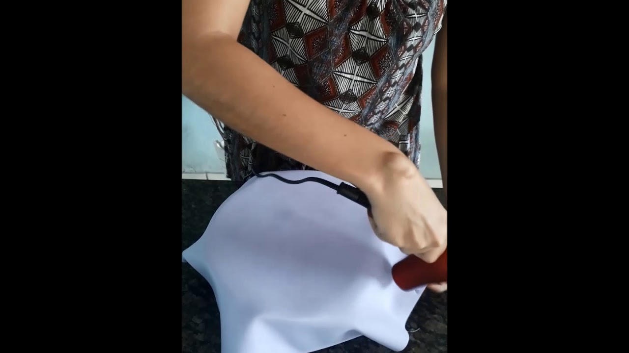 DIY - COMO ENCAPAR BOLO FAKE DE E.V.A SEM EMENDA COM SECADOR DE CABELO