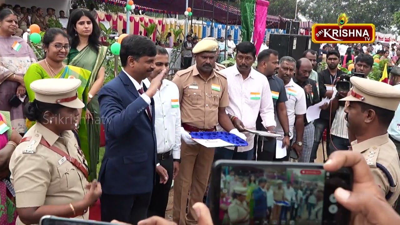 ஈரோடு ஆயுதப்படை மைதானத்தில் நடைபெற்ற 77 ஆம் ஆண்டு குடியரசு தின விழா கொண்டாட்டம் பகுதி - 2
