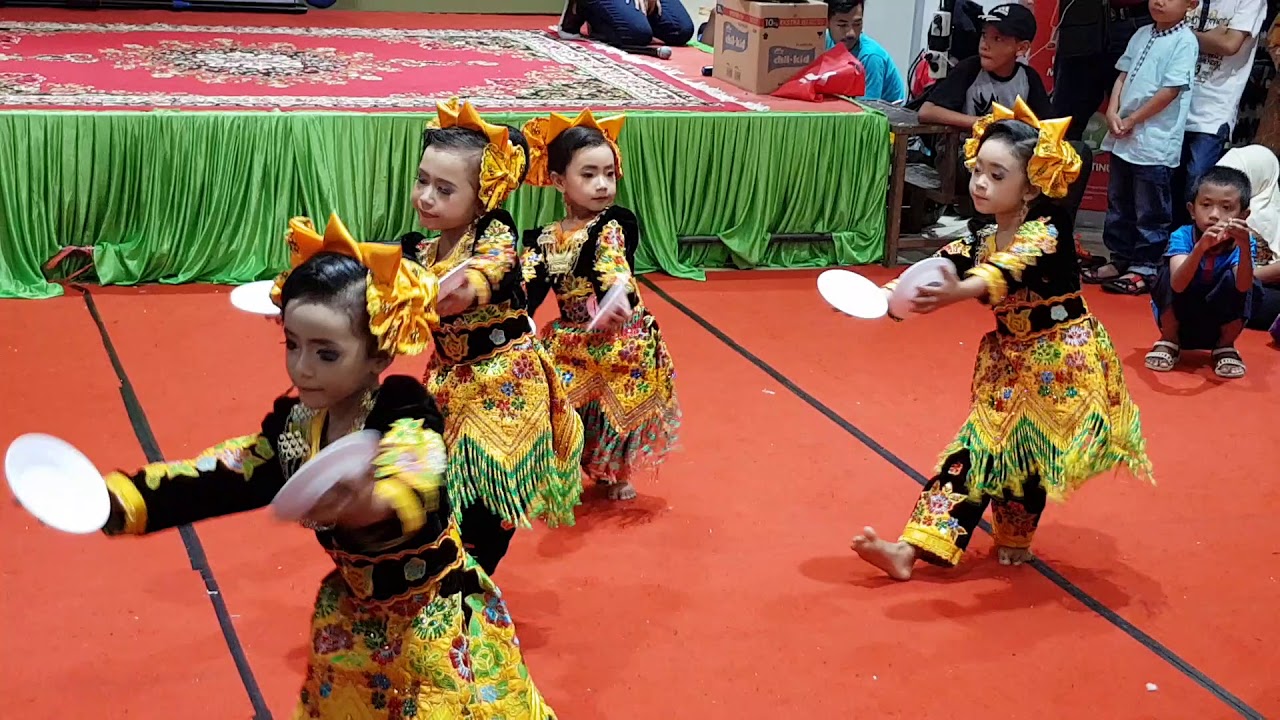 QUEENSHA CS... HEBATNYA PENARI CILIK BAWAKAN TARI PIRING