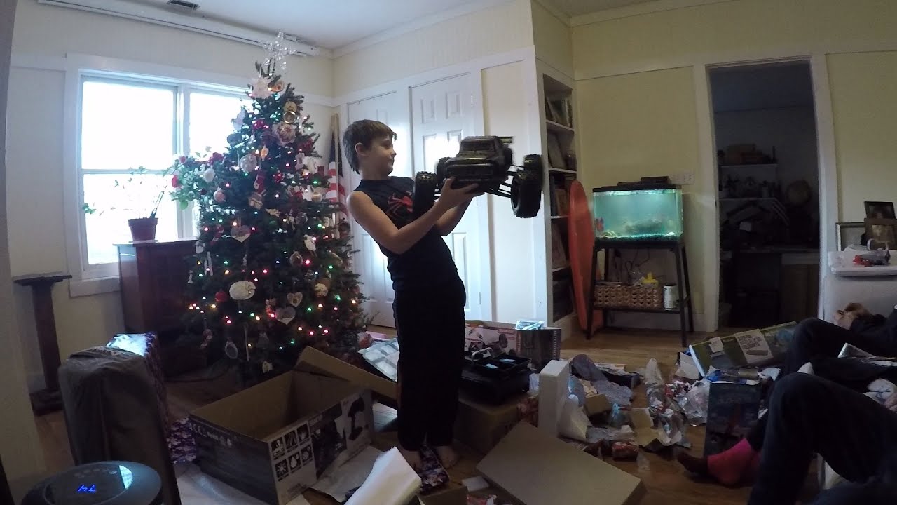 Merry Christmas! Arrma Notorious and HoBao Hyper MT Sport Plus 2