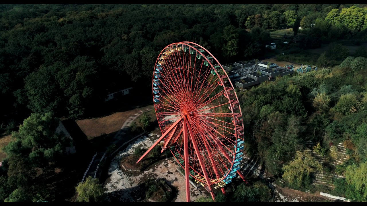 Flying @ Spreepark Ferris Wheel - Berlin - Parrot Anafi 4K