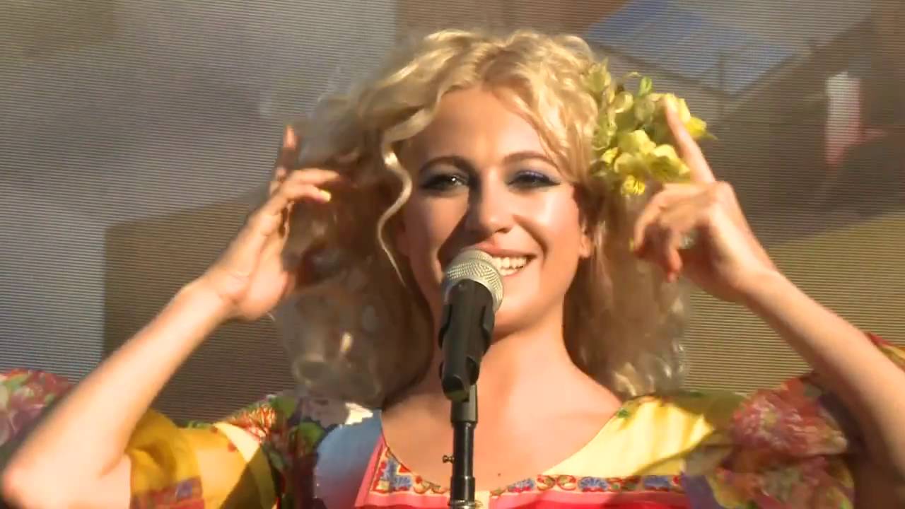 Pixie Lott - Pocket Show (live from Rio de Janeiro) #MakeTheFuture