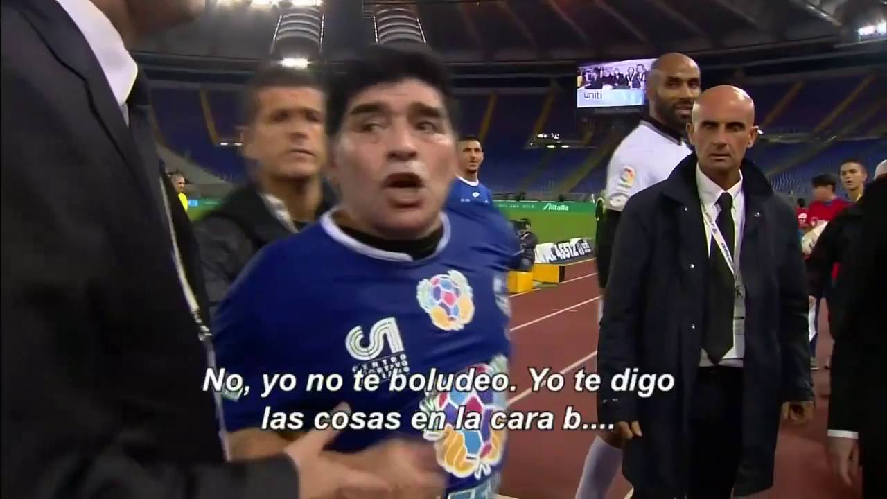 R&iacute;spido di&aacute;logo entre Ver&oacute;n y Maradona en Partido por la Paz