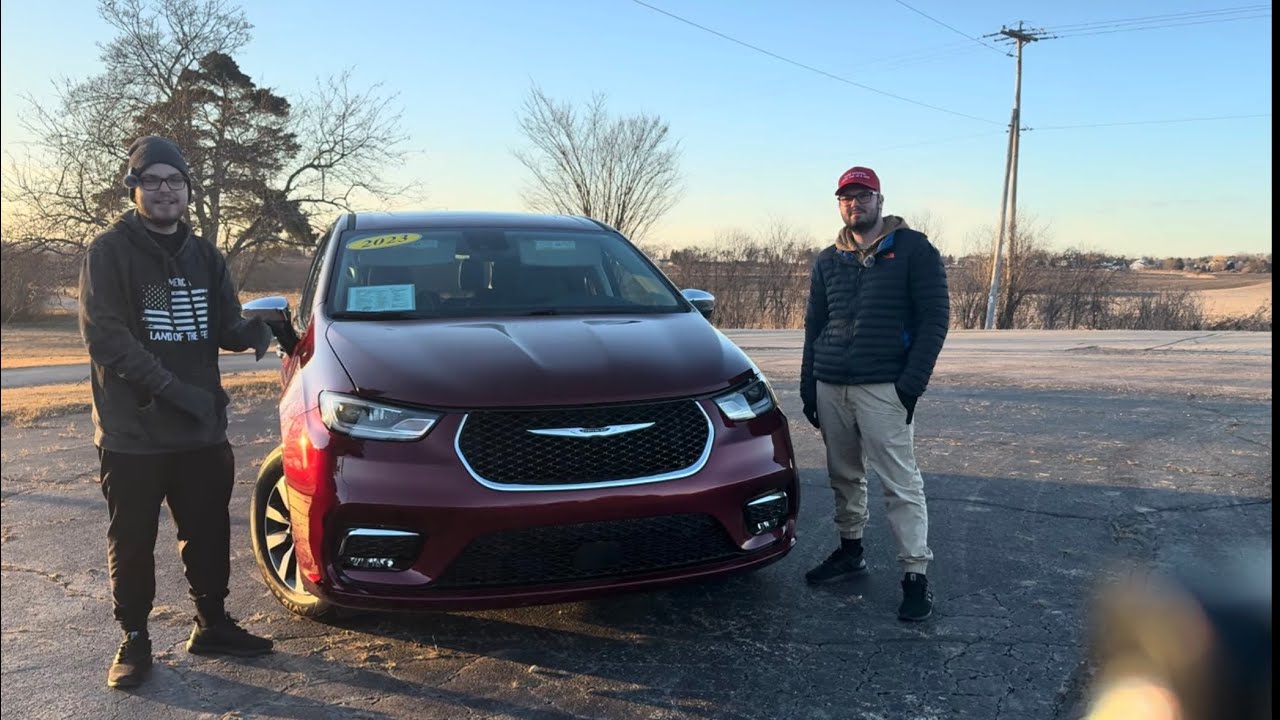 2023 Chrysler Pacifica Hybrid Limited Review/POV Test Drive 