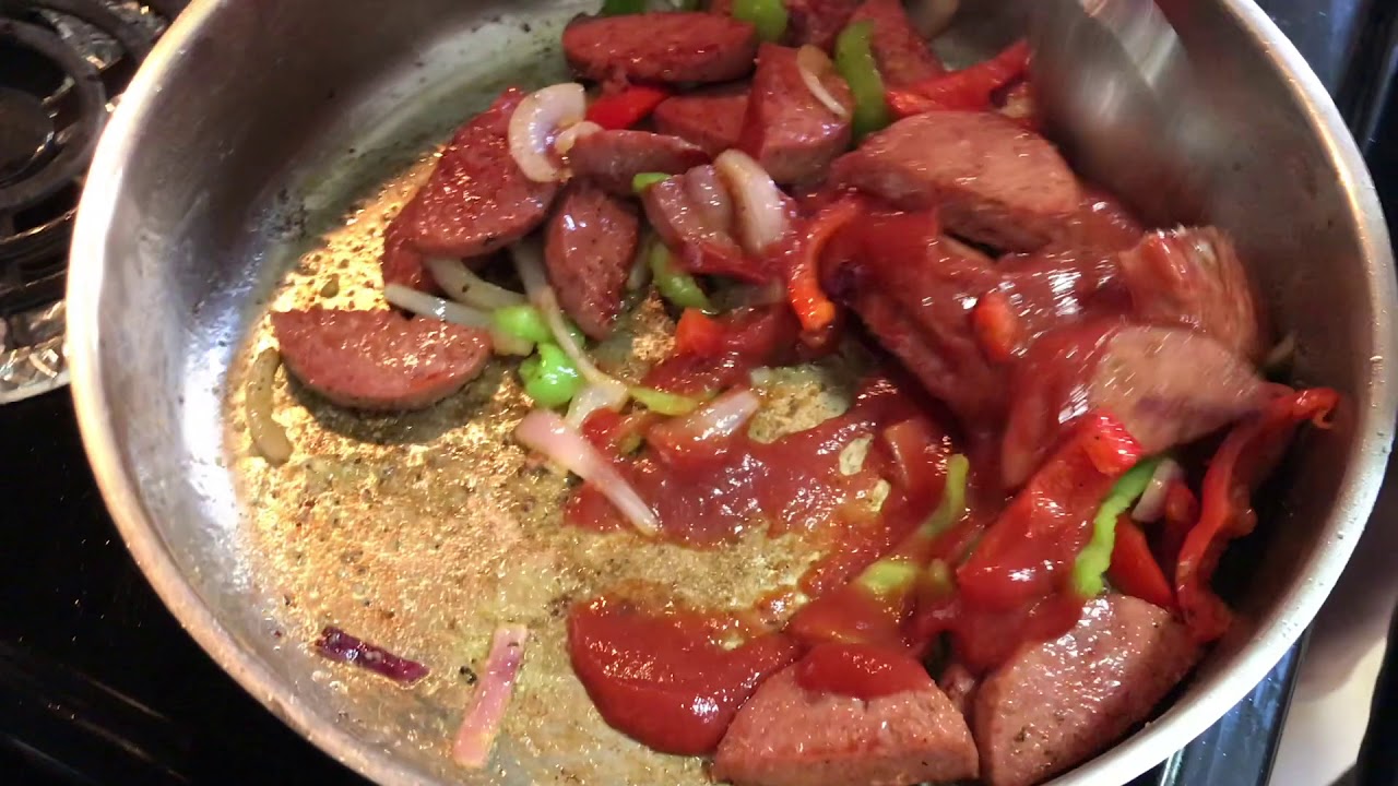 Salami Guisado al Estilo Dominicano