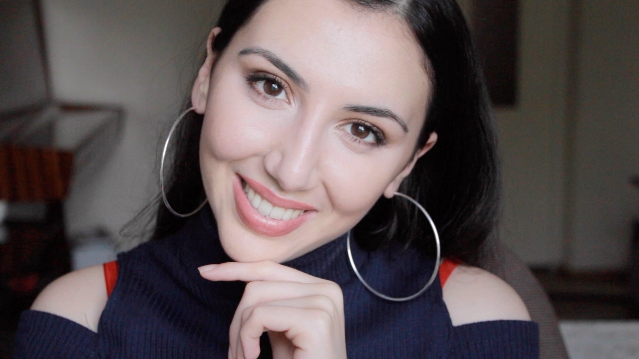 ASMR Tapping / Layered Sounds / Whispering -  Sound Assortment - ASMR Français | French