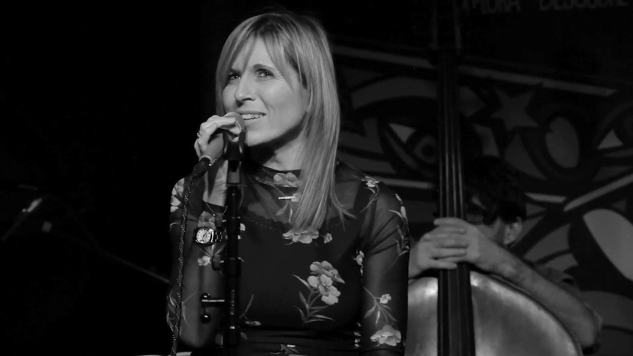Federica Ferrari - Menina da lua