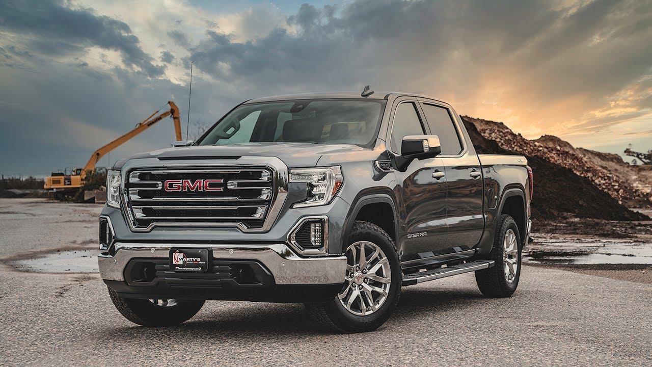 GMC Sierra 1500 SLT 2021 года — сатинированный стальной металлик