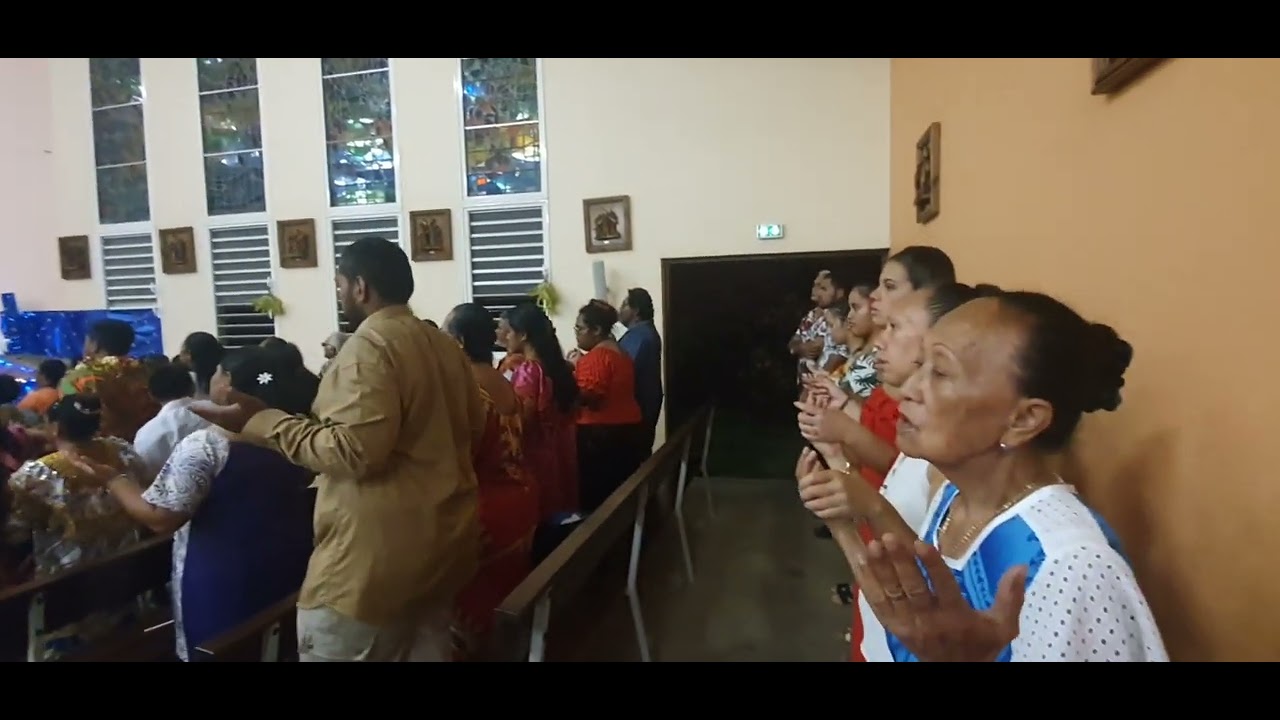 Notre Père Messe de Noël à Notre Dame de Lourdes animée par ttes les chorales de Rsalee &Tina