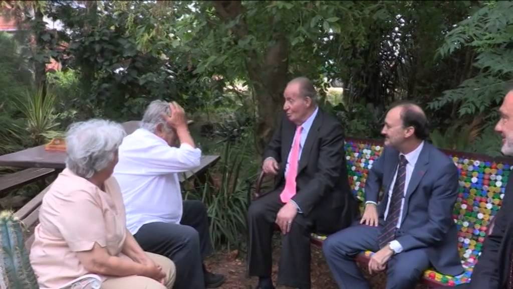 S.M. el Rey Don Juan Carlos se reúne con el presidente saliente de Uruguay José Mújica