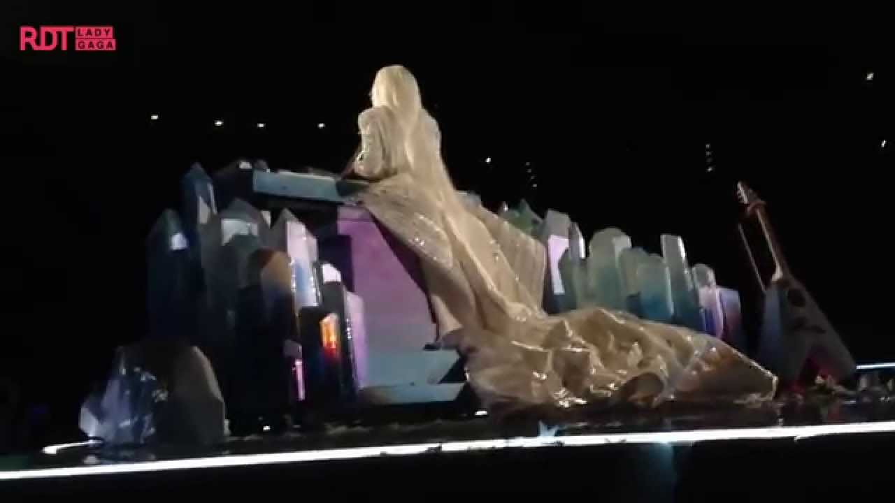 LEGENDADO: Lady Gaga conta a sua história com Taylor Kinney e fala sobre 