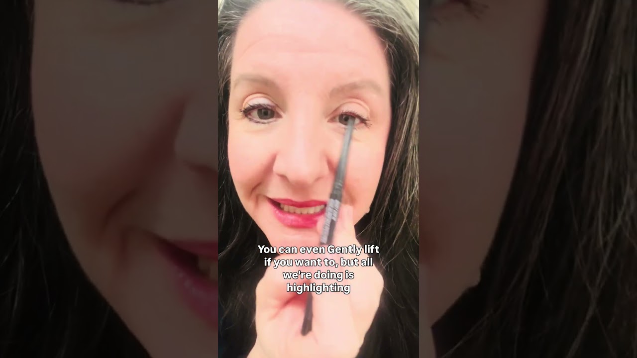 Eyeliner hack: Stop aging yourself! 