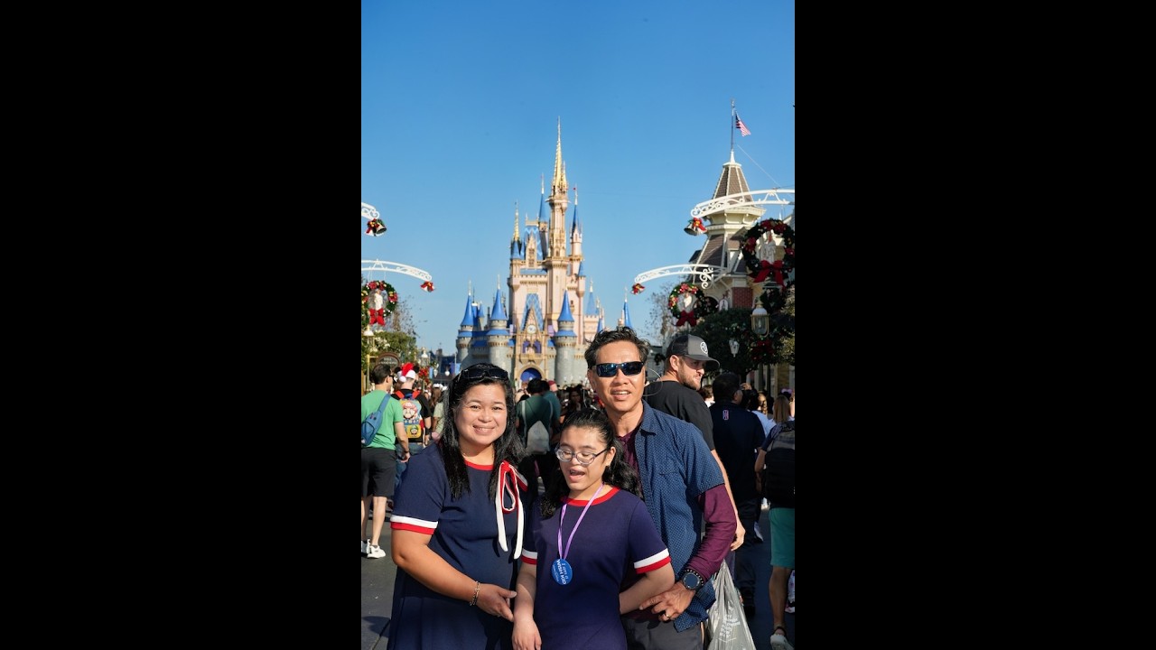 A very Merry Family Christmas Parade in Disney World 2026