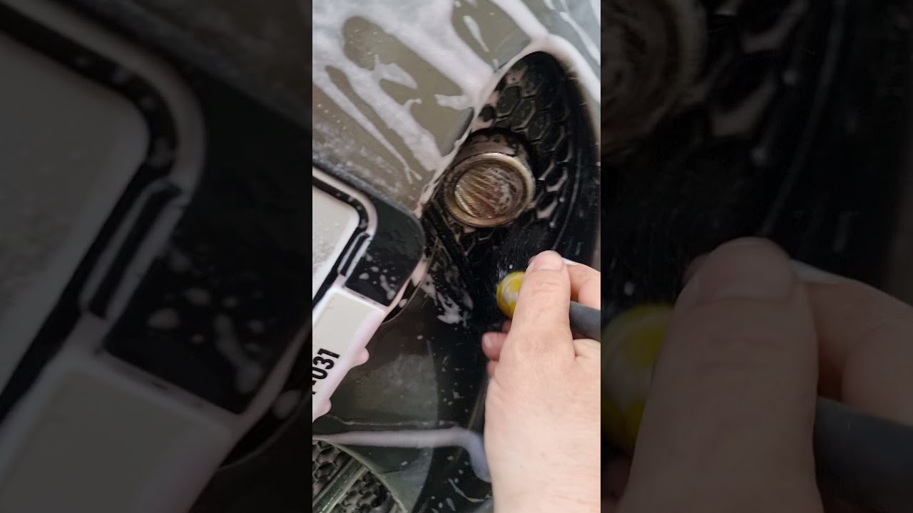 Brzo pranje auta pred poliranje 1 deo