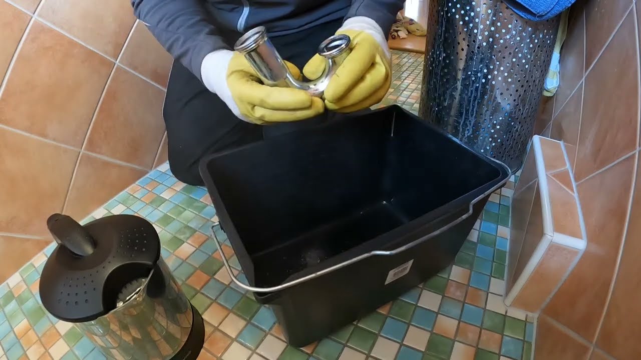 Rohrreinigung 185. Gefährliche Verstopfung: Siphon voll mit Granulat!