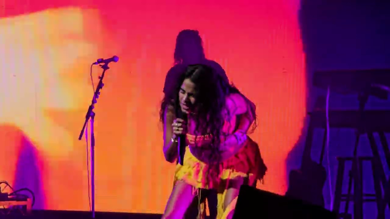 Jessie Reyez  - Palo Santo @ Youtube Theater