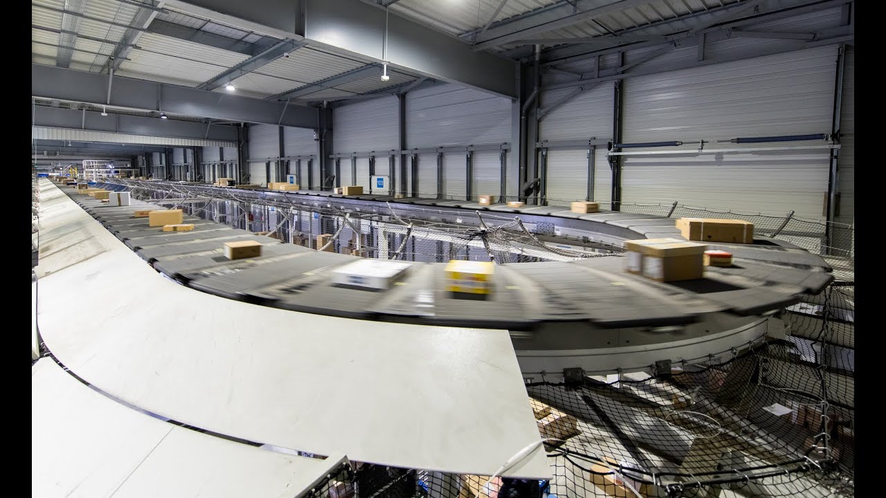 [Intralogistics] Chronopost is using Fives’ cross-belt equipment at Jonage distribution center