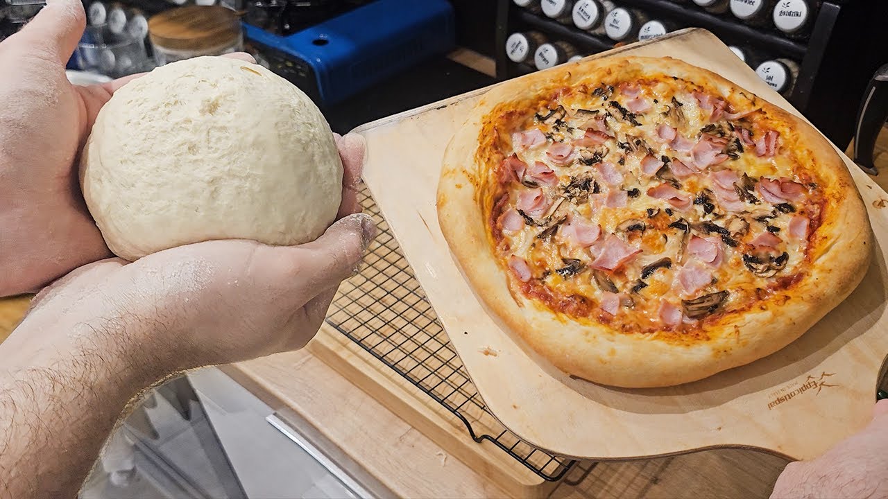 Ciasto na Pizzę, kt&oacute;re wyrośnie w 30 minut. Prosty przepis na domową pizzę