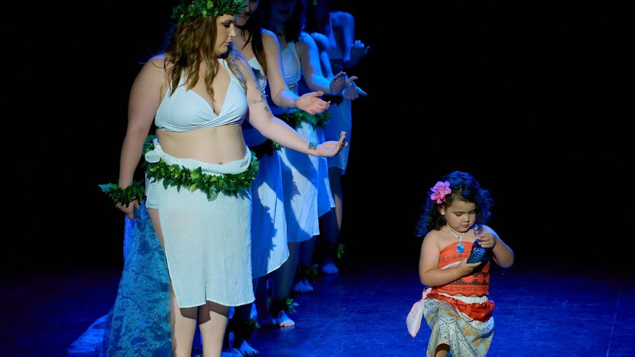 Danza Tahitiana Vaiana espectáculo Una Tarde de Cine Gea escuela de baile en Alcalá de Henares