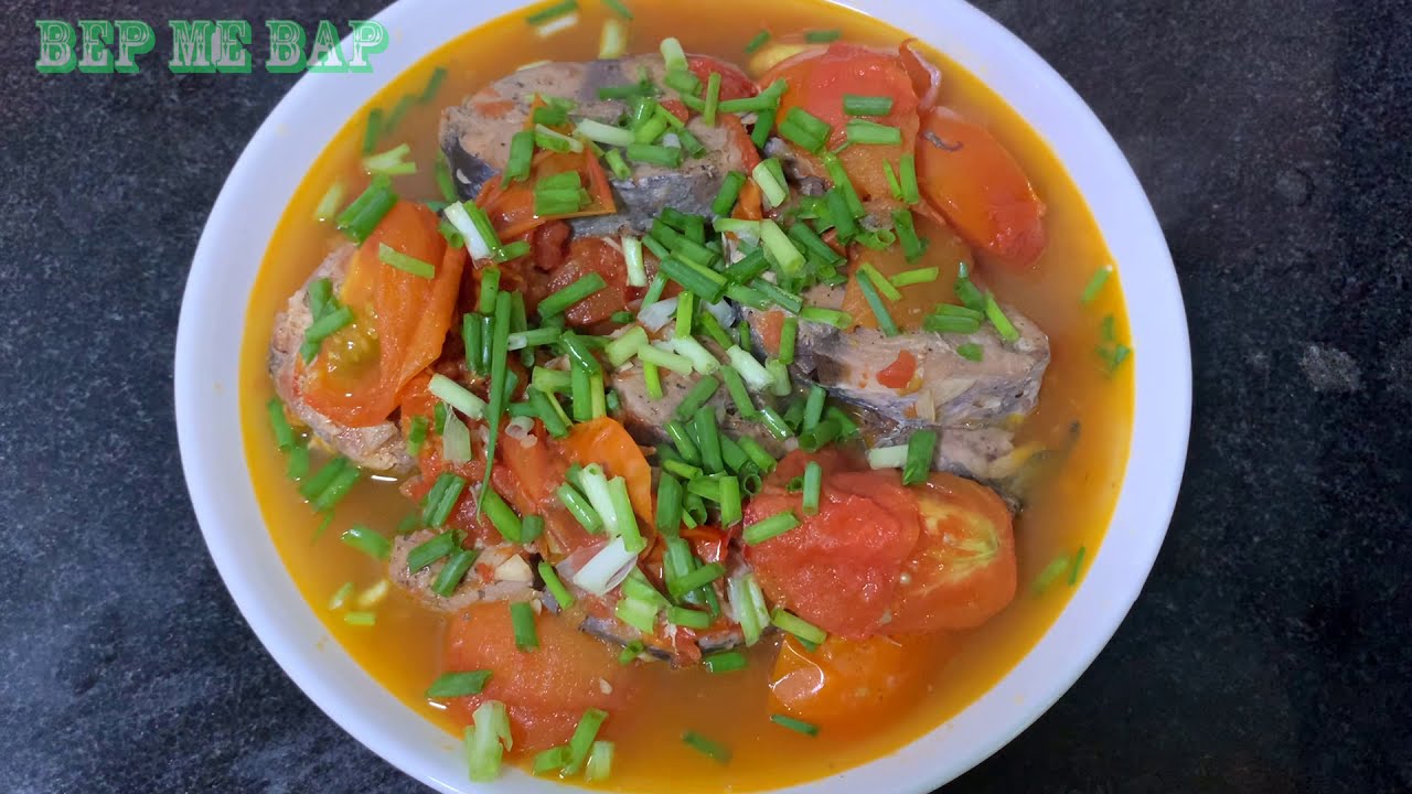 Cách kho cá ngừ với cà chua đậm đà để cả nhà khen ngon