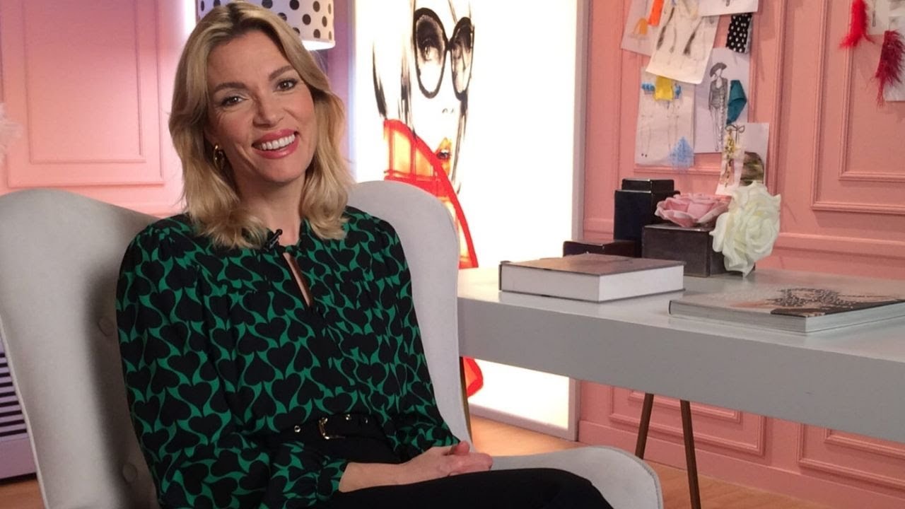 Shopping Star - 5.4.2022 «Κομψή με μαύρες γόβες το πρωί»